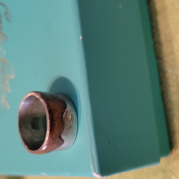 Unique ring - Picture 2 of 4